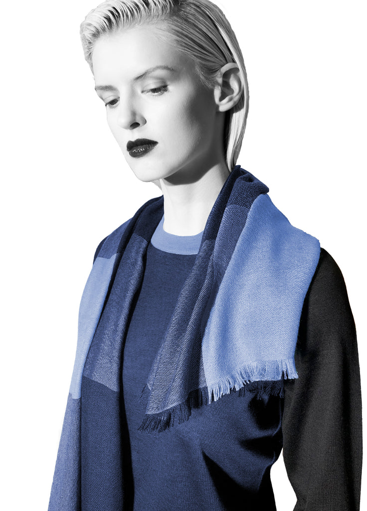 Cashmere ultra fine scarf triple tone azurite blue with sterling blue on model