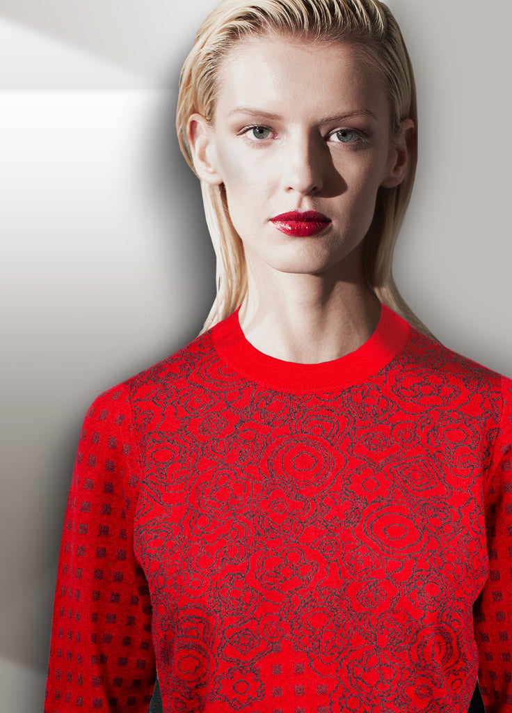 Cashmere jacquard floral quadrato crew neck in vivid red on model