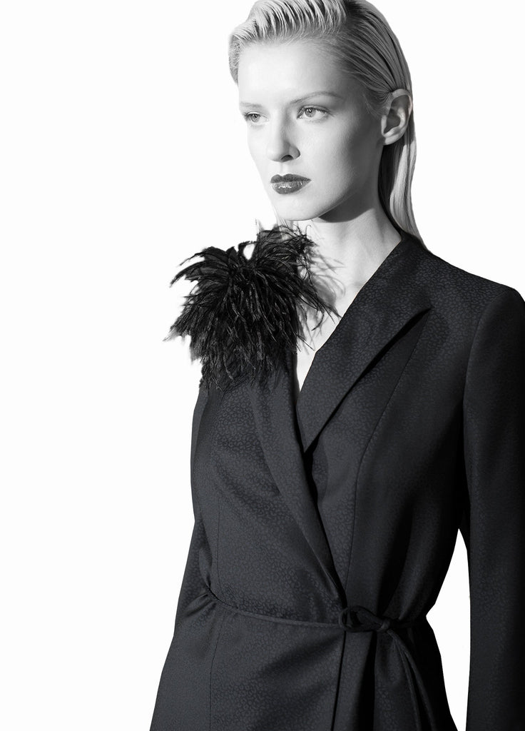 Women's jacket with detachable feather pin black