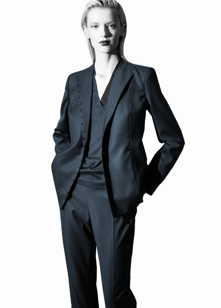 Women's tailored bead lapel jacket and slim pant in teal onyx
