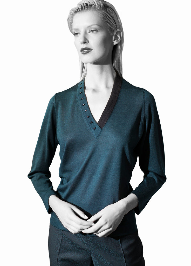 Cashmere V-neck with two tone beaded neck line teal