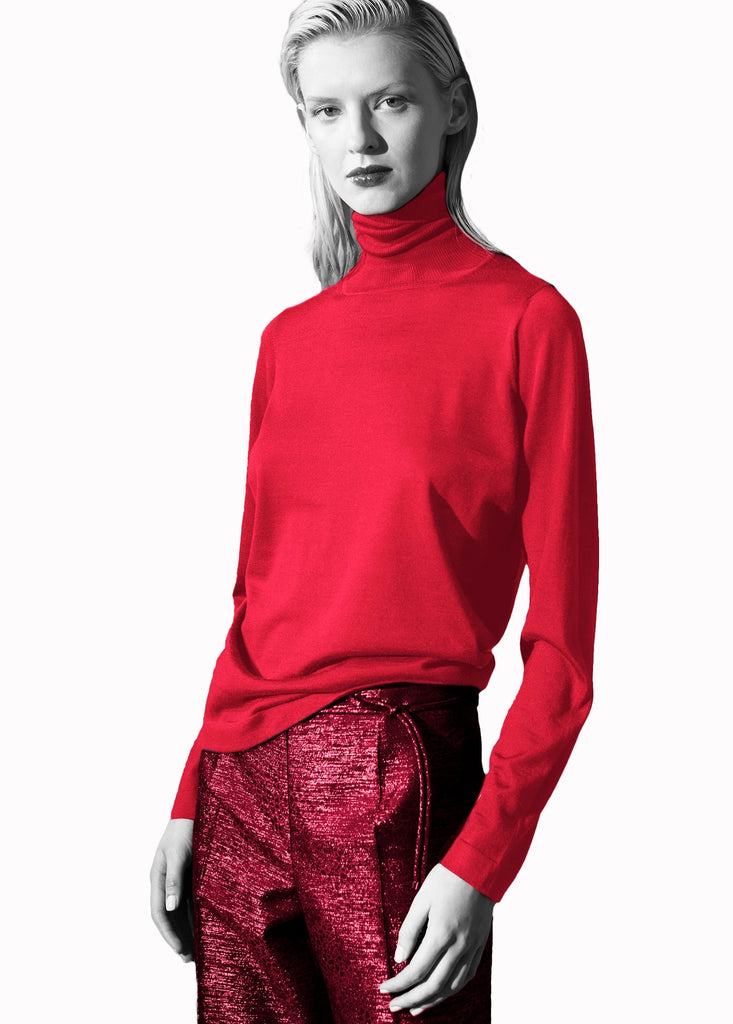 Vivid red cashmere second skin turtleneck on model 