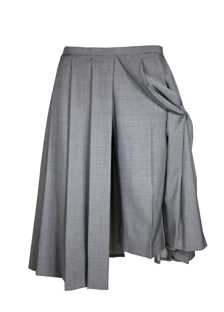 Women's tailored shorts with detachable over skirt pearl grey
